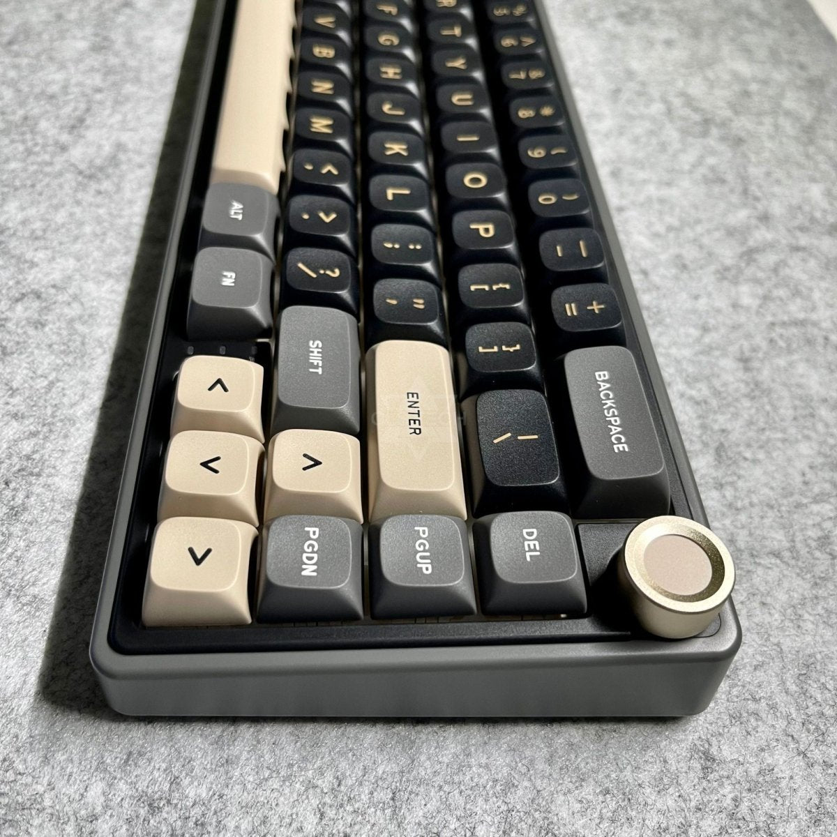 Royal Kludge RK R65 Mechanical Keyboard - CLS Tech | Royal Kludge